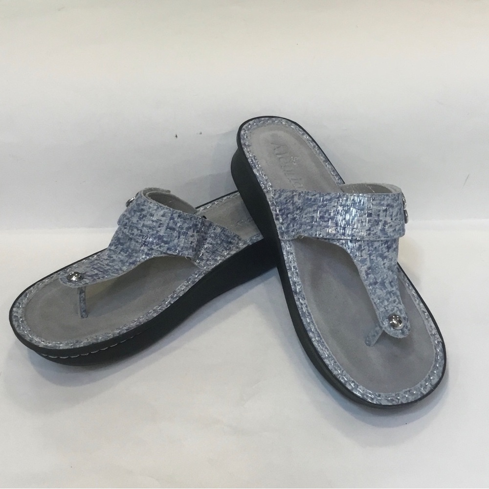 Algeria - Women’s Carina Adjustable Thong Sandals, Sassy Blues, 40